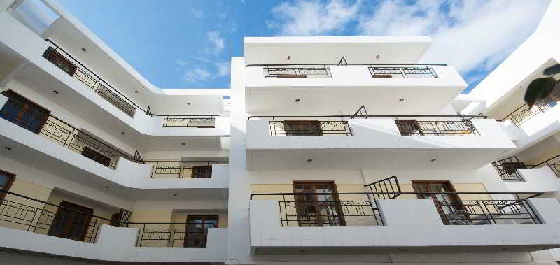 Artemis Aparthotel 4*